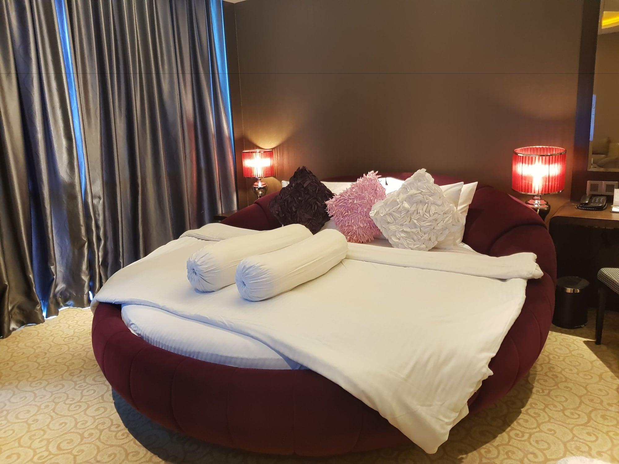Ksl Hotel & Resort Johor Bahru Exterior foto A room at the hotel