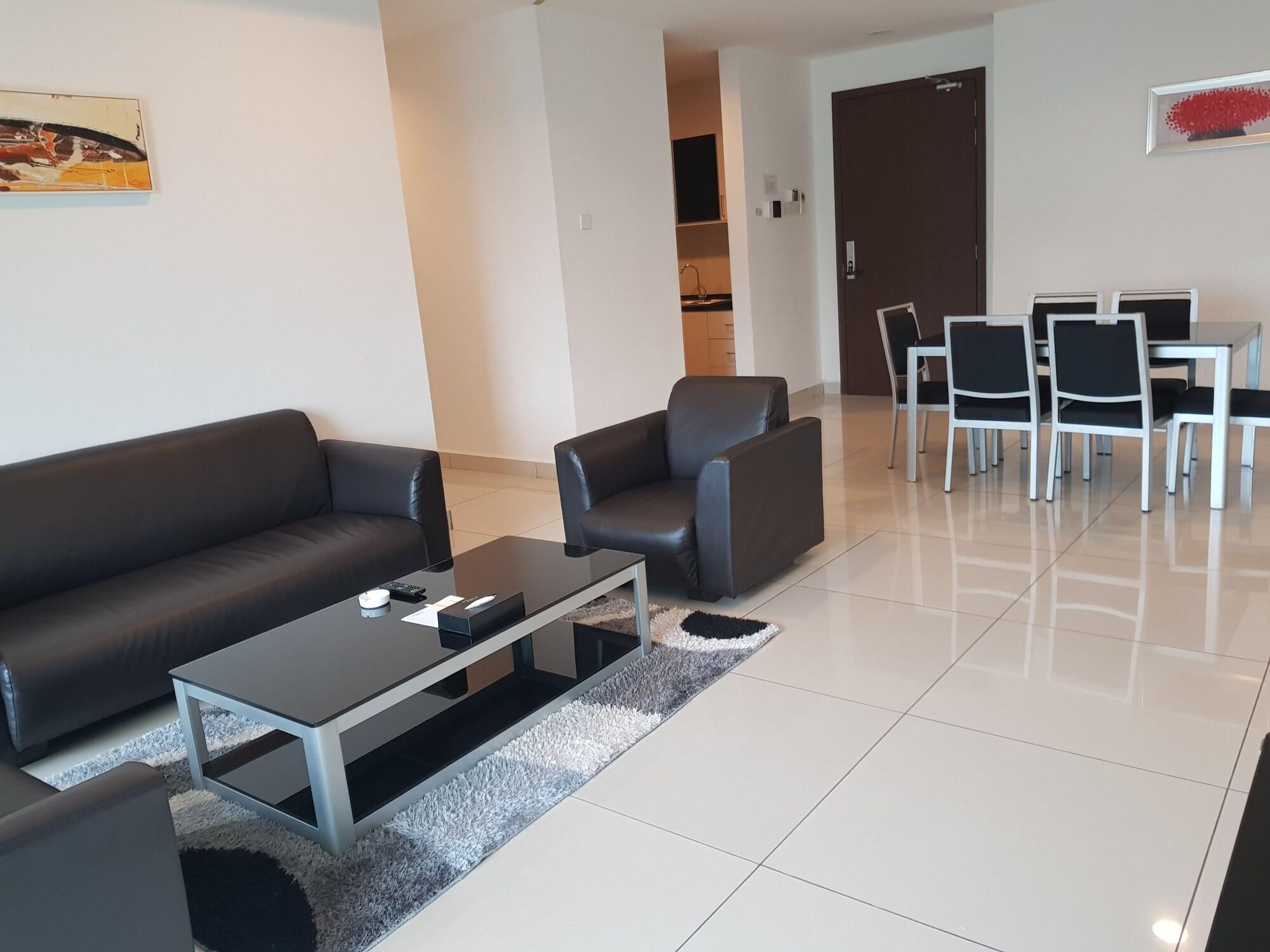 Ksl Hotel & Resort Johor Bahru Exterior foto A living room in a modern apartment