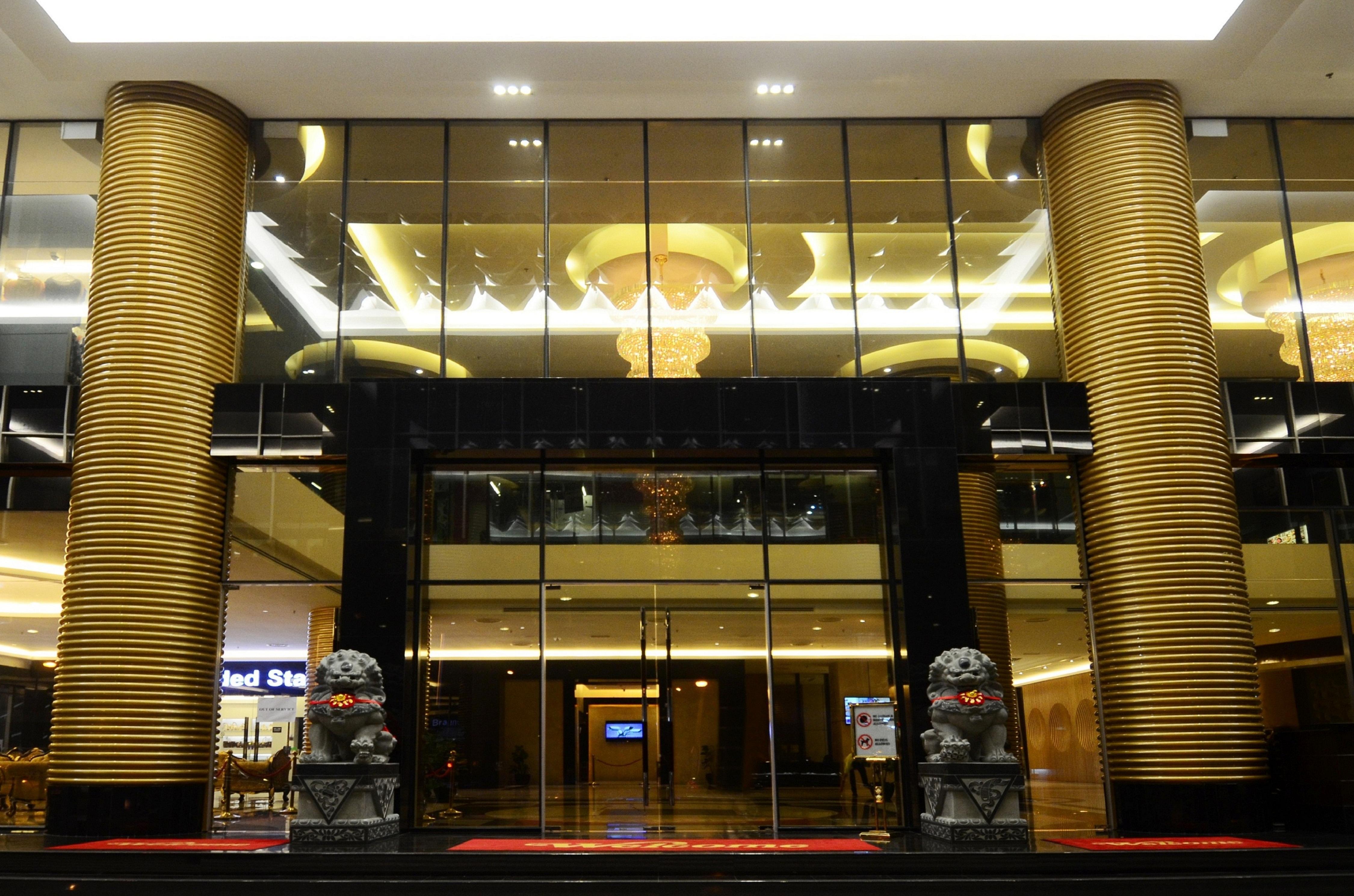 Ksl Hotel & Resort Johor Bahru Exterior foto The hotel entrance