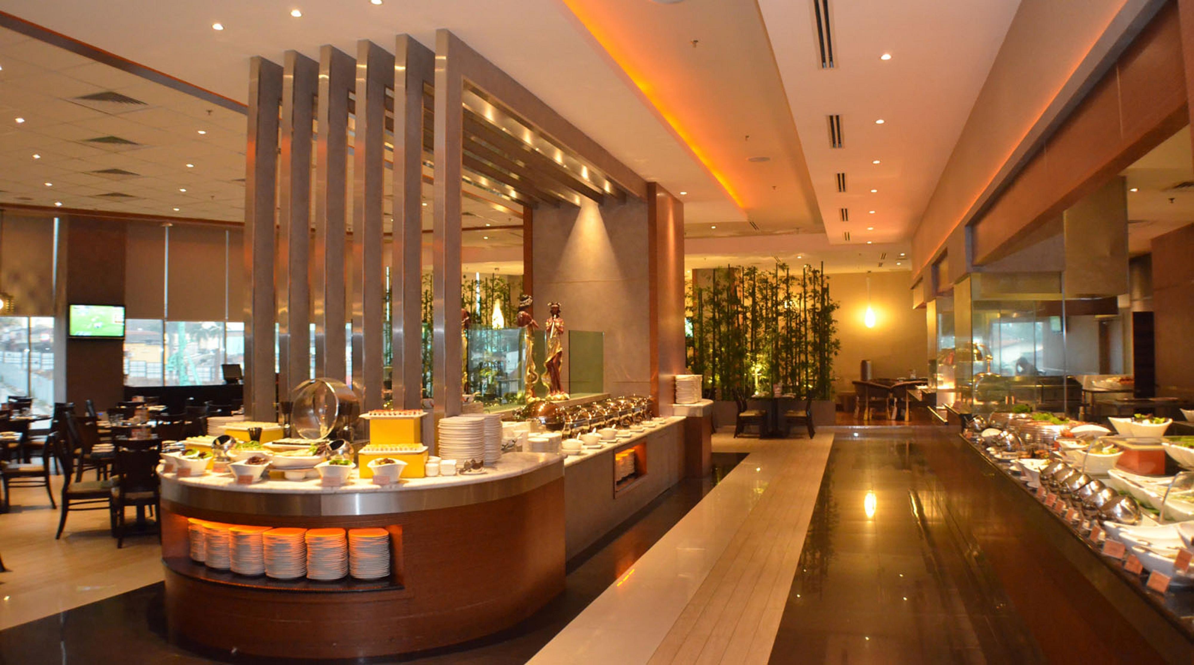 Ksl Hotel & Resort Johor Bahru Exterior foto The hotel's buffet