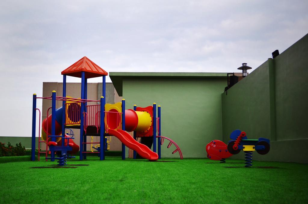 Ksl Hotel & Resort Johor Bahru Exterior foto A playground in the park