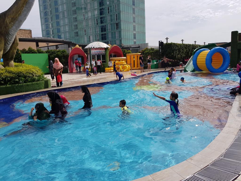 Ksl Hotel & Resort Johor Bahru Exterior foto Swimming pool